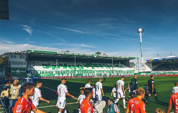 SpVgg Fürth vs SSV Jahn Regensburg (1-1) (13)