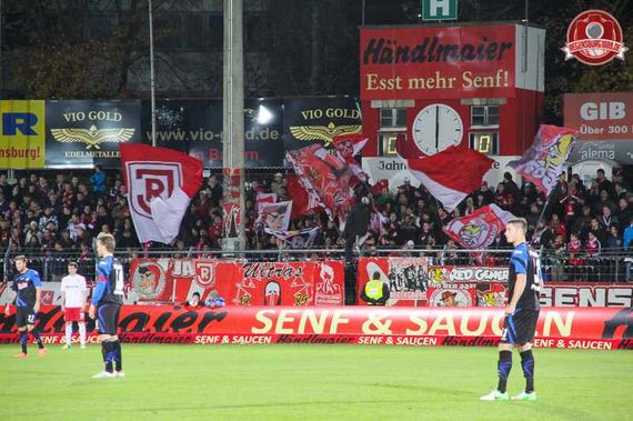 SSV Jahn Regensburg vs SC Paderborn (0-2) (4)