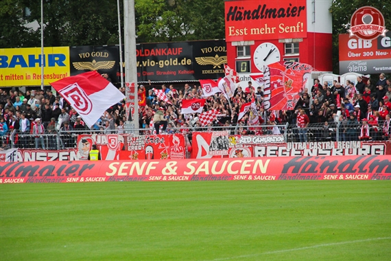 SSV Jahn Regensburg vs FC Energie Cottbus (0-1) (4)