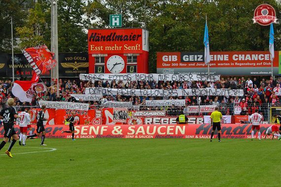 SSV Jahn Regensburg vs Wacker Burghausen (1-1) (35)
