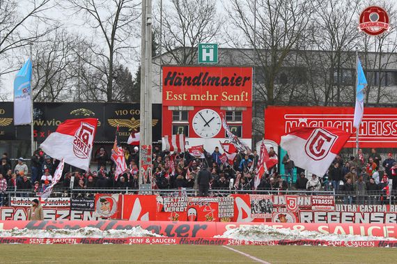 SSV Jahn Regensburg vs VfB Stuttgart II (4-1) (1)