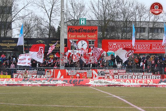 SSV Jahn Regensburg vs VfB Stuttgart II (4-1) (2)