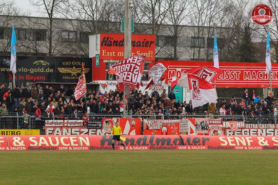 SSV Jahn Regensburg vs FC Rot-Weiß Erfurt (1-0) (7)