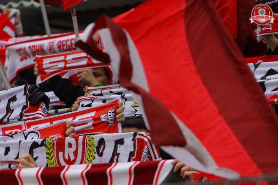 SSV Jahn Regensburg vs FC Rot-Weiß Erfurt (1-0) (9)