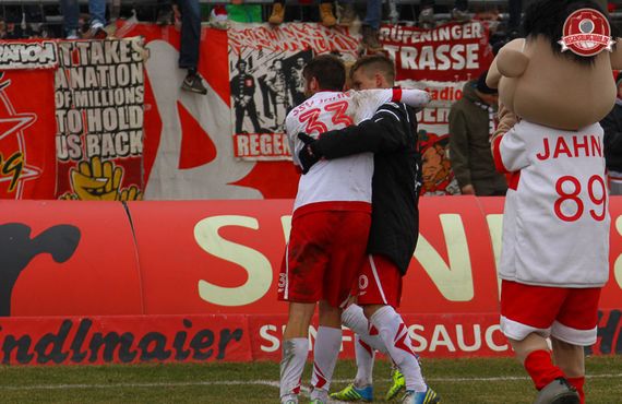 SSV Jahn Regensburg vs FC Rot-Weiß Erfurt (1-0) (15)