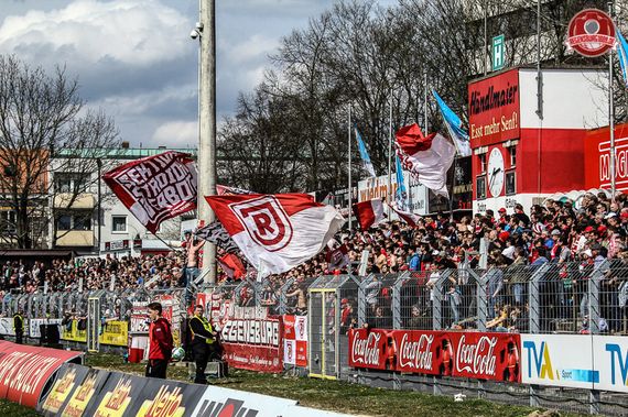 SSV Jahn Regensburg vs VfL Osnabrück (1-1) (10)