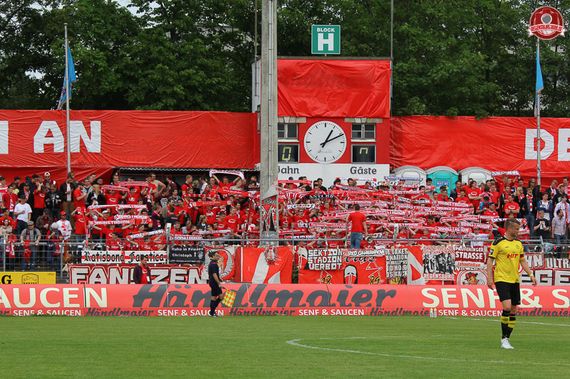 SSV Jahn Regensburg vs SC Fortuna Köln (4-0) (39)