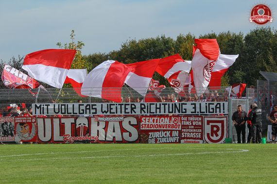 SV Schalding-Heining vs SSV Jahn Regensburg (0-0) (9)