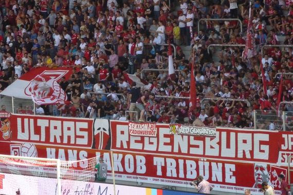 SSV Jahn Regensburg vs FC Hansa Rostock (2-0) (2)