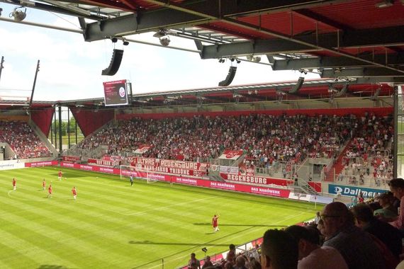 SSV Jahn Regensburg vs FC Hansa Rostock (2-0) (9)