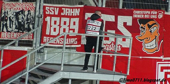 SSV Jahn Regensburg vs FC Rot-Weiß Erfurt (0-1) (8)