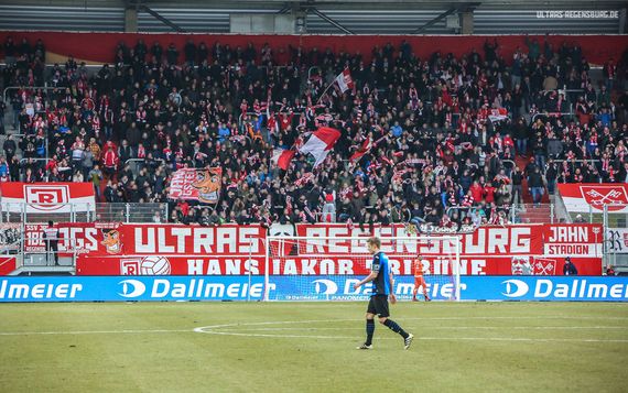 SSV Jahn Regensburg vs FSV Frankfurt (2-1) (1)