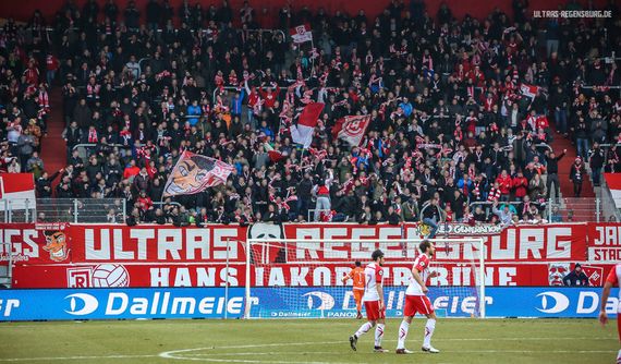 SSV Jahn Regensburg vs FSV Frankfurt (2-1) (2)