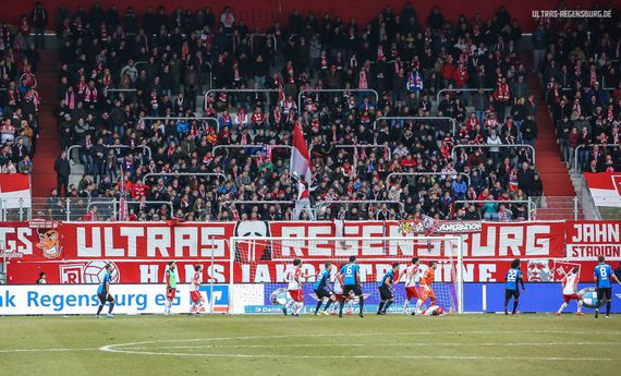 SSV Jahn Regensburg vs FSV Frankfurt (2-1) (9)