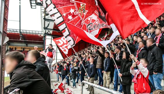 SSV Jahn Regensburg vs FSV Frankfurt (2-1) (12)