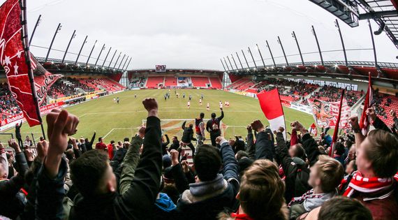 SSV Jahn Regensburg vs FSV Frankfurt (2-1) (18)