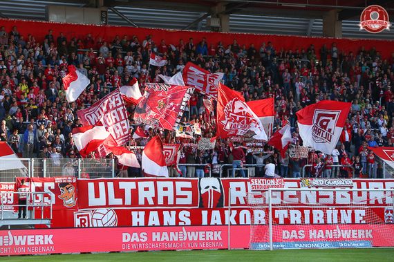 SSV Jahn Regensburg vs Hallescher FC (2-0) (4)