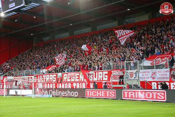 SSV Jahn Regensburg vs Hallescher FC (2-0) (9)