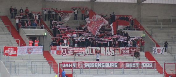 FC Rot-Weiß Erfurt vs SSV Jahn Regensburg (1-4) (1)