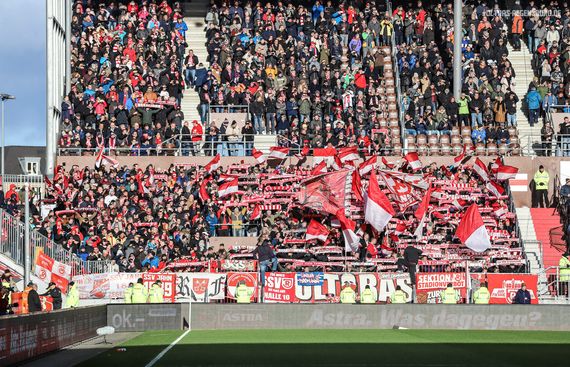 FC St. Pauli vs SSV Jahn Regensburg (2-2) (1)
