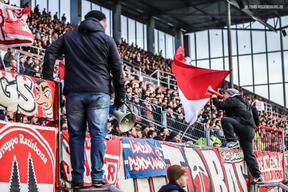 FC St. Pauli vs SSV Jahn Regensburg (2-2) (4)