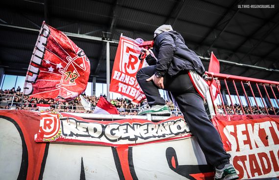 FC St. Pauli vs SSV Jahn Regensburg (2-2) (18)