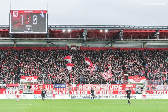 SSV Jahn Regensburg vs MSV Duisburg (4-0) (3)