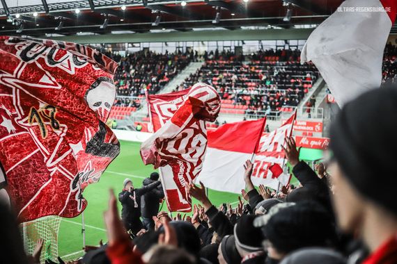 SSV Jahn Regensburg vs MSV Duisburg (4-0) (14)