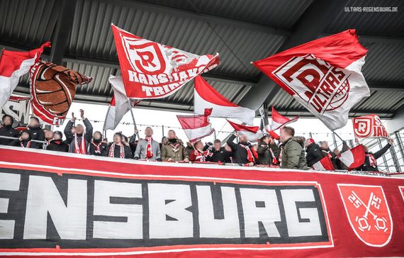 Eintracht Braunschweig vs SSV Jahn Regensburg (2-1) (10)
