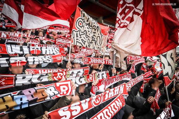 SSV Jahn Regensburg vs FC Erzgebirge Aue (1-3) (2)