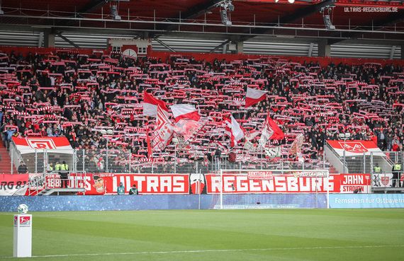 SSV Jahn Regensburg vs FC Erzgebirge Aue (1-3) (3)