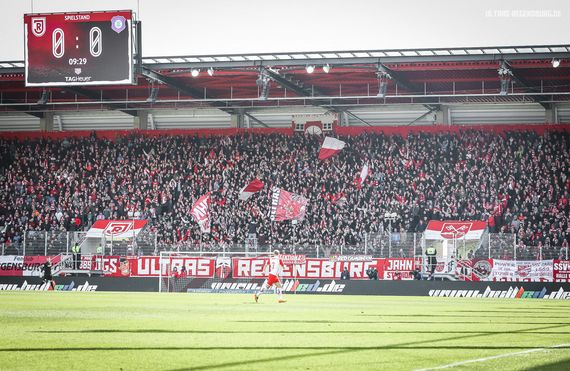 SSV Jahn Regensburg vs FC Erzgebirge Aue (1-3) (5)