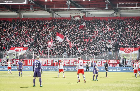 SSV Jahn Regensburg vs FC Erzgebirge Aue (1-3) (7)