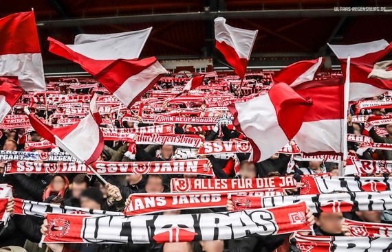 SSV Jahn Regensburg vs FC Erzgebirge Aue (1-3) (8)