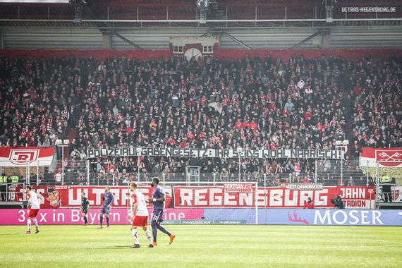 SSV Jahn Regensburg vs FC Erzgebirge Aue (1-3) (12)