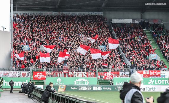 SpVgg Fürth vs SSV Jahn Regensburg (1-2) (18)