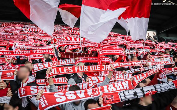 SpVgg Fürth vs SSV Jahn Regensburg (1-2) (19)