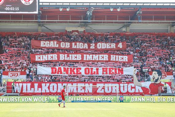 SSV Jahn Regensburg vs FC St. Pauli (3-1) (2)