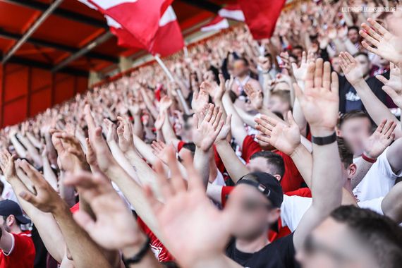 SSV Jahn Regensburg vs FC St. Pauli (3-1) (18)