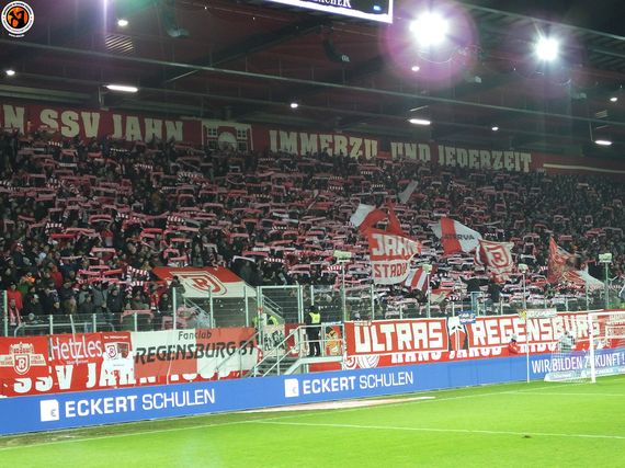 SSV Jahn Regensburg vs SC Paderborn (2-0) (2)