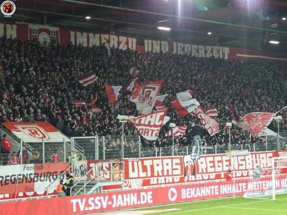 SSV Jahn Regensburg vs SC Paderborn (2-0) (3)