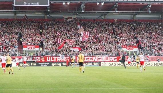 SSV Jahn Regensburg vs Dynamo Dresden (0-2) (10)