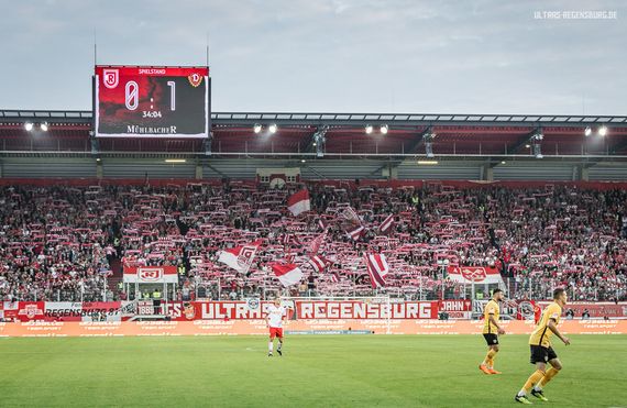 SSV Jahn Regensburg vs Dynamo Dresden (0-2) (14)