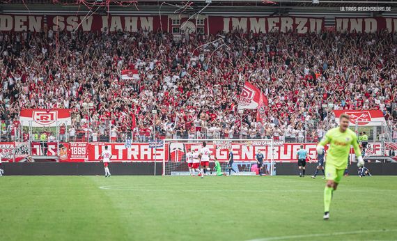 SSV Jahn Regensburg vs VfL Bochum (3-1) (15)