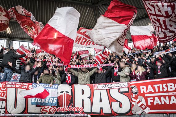 VfL Bochum vs SSV Jahn Regensburg (2-3) (9)