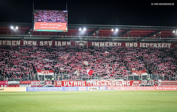 SSV Jahn Regensburg vs SpVgg Fürth (0-2) (1)