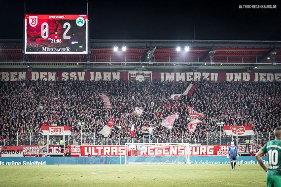 SSV Jahn Regensburg vs SpVgg Fürth (0-2) (7)