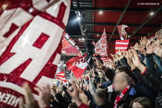 SSV Jahn Regensburg vs SpVgg Fürth (0-2) (9)