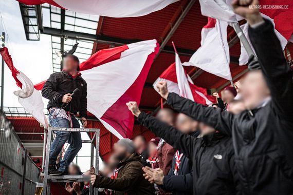 SSV Jahn Regensburg vs SV Wehen Wiesbaden (1-0) (11)