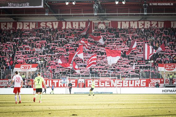 SSV Jahn Regensburg vs SV Wehen Wiesbaden (1-0) (12)